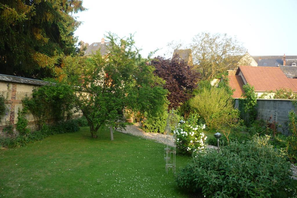 Au Fond Du Jardin Maison D'Hotes Сен-Саен Экстерьер фото