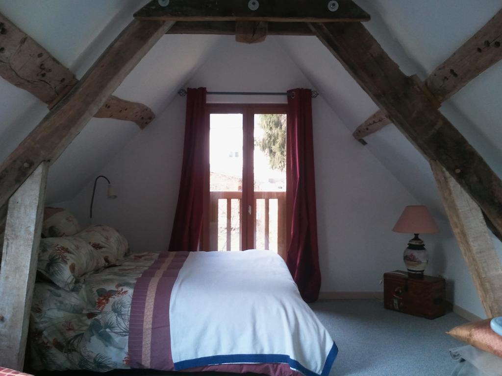 Au Fond Du Jardin Maison D'Hotes Сен-Саен Номер фото