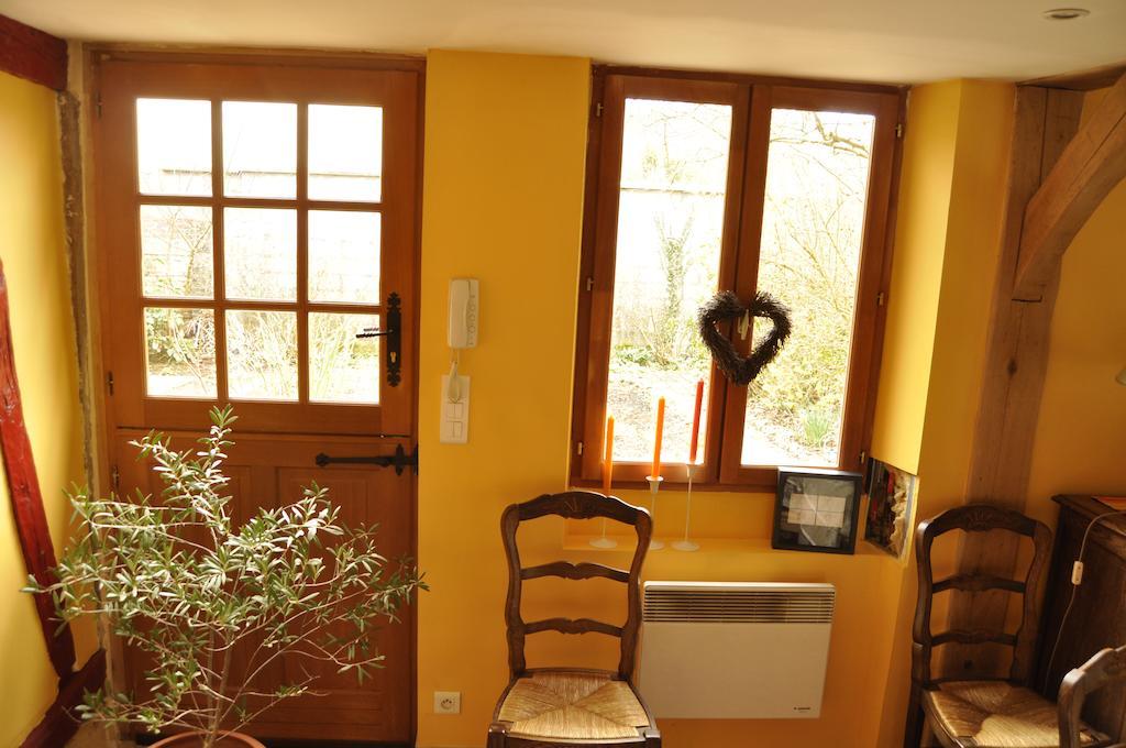 Au Fond Du Jardin Maison D'Hotes Сен-Саен Номер фото
