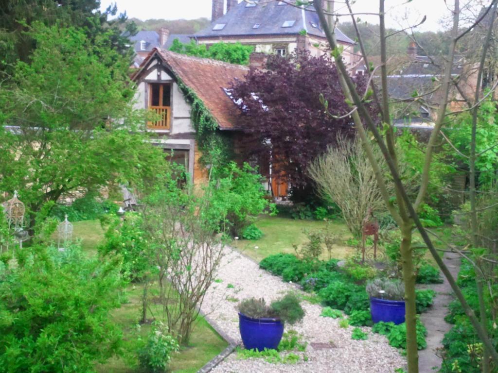 Au Fond Du Jardin Maison D'Hotes Сен-Саен Номер фото