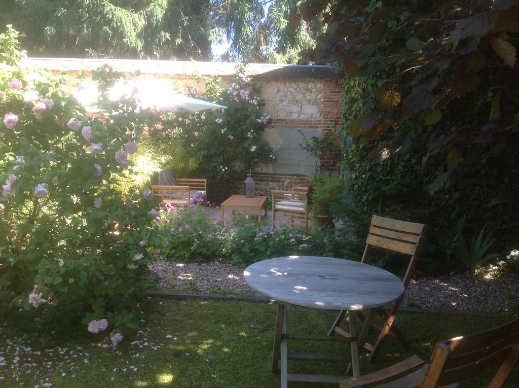 Au Fond Du Jardin Maison D'Hotes Сен-Саен Экстерьер фото